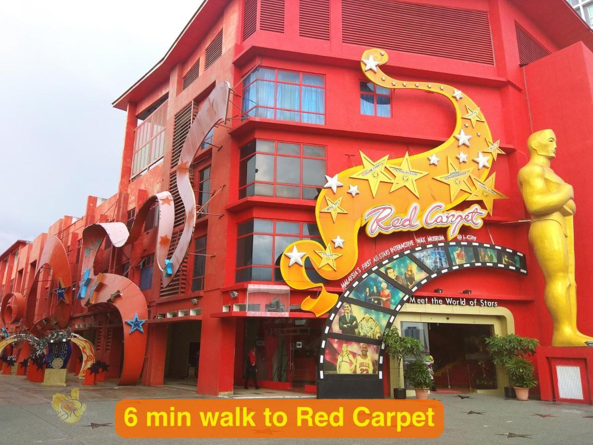Sinar Rasa Homestay At I-Soho, I-City Shah Alam Buitenkant foto Red Carpet Wax Museum
