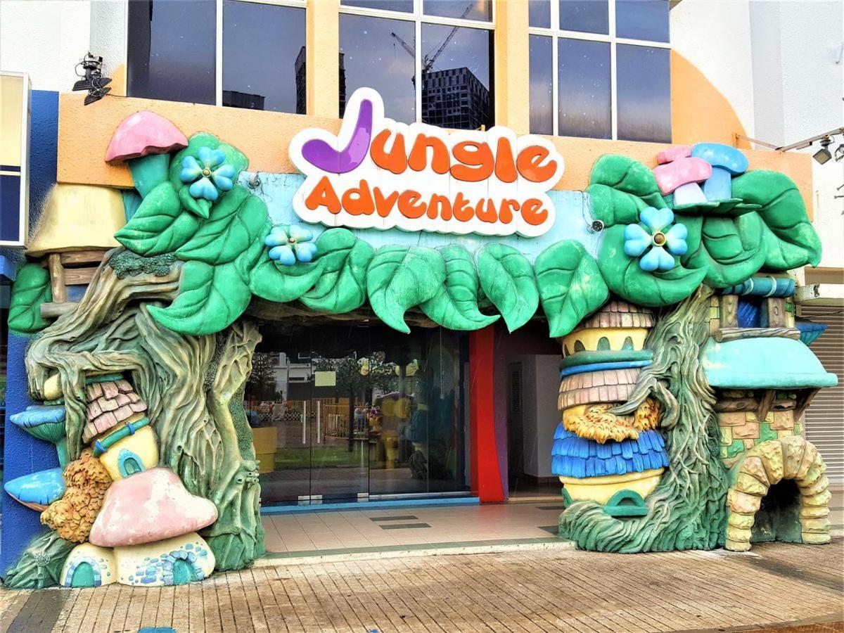 Sinar Rasa Homestay At I-Soho, I-City Shah Alam Buitenkant foto Jungle Adventure