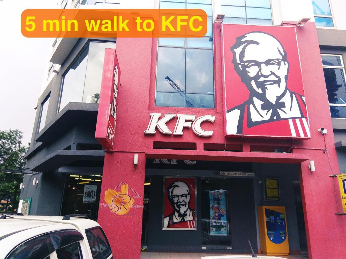 Sinar Rasa Homestay At I-Soho, I-City Shah Alam Buitenkant foto KFC in Malaysia