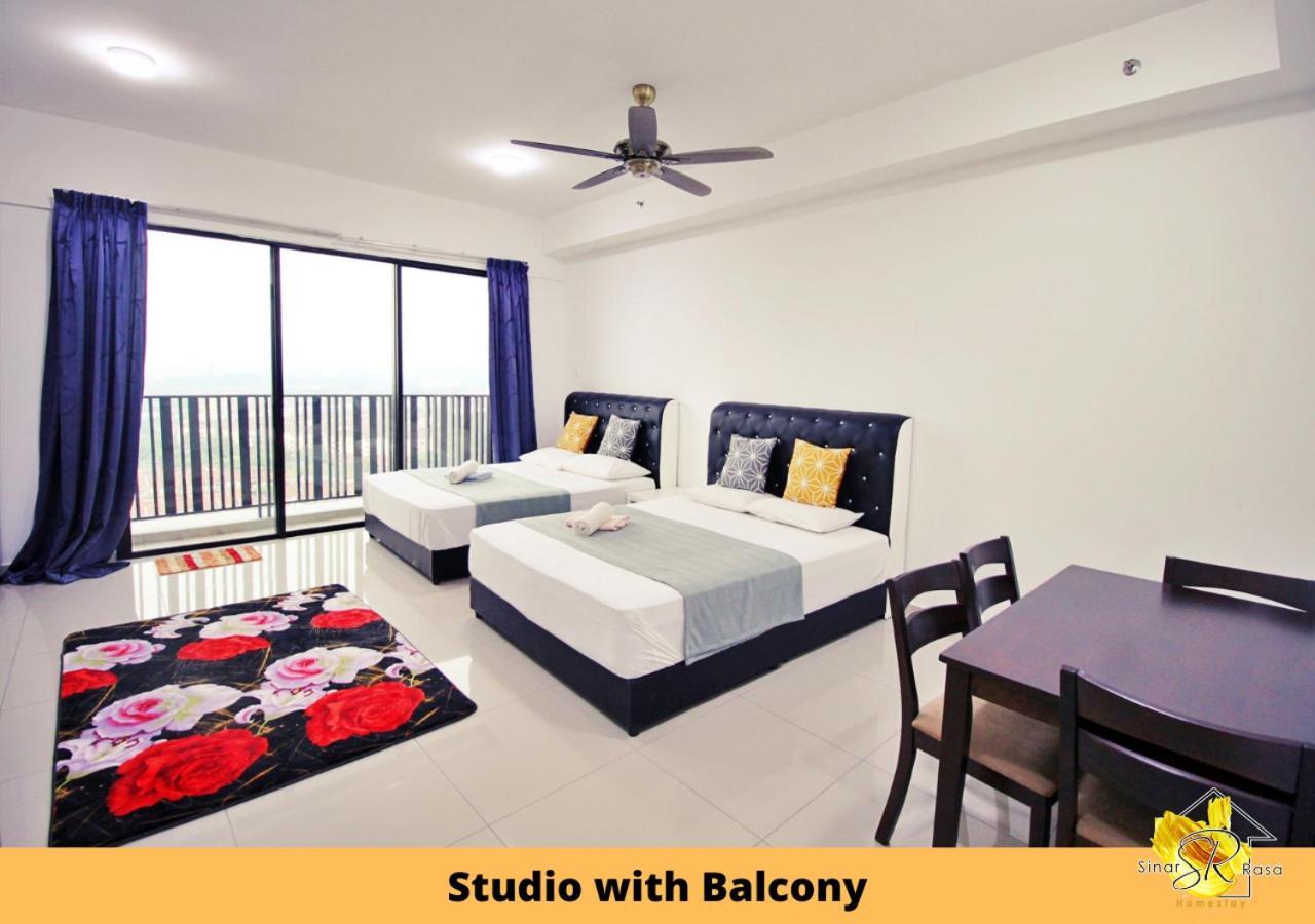 Sinar Rasa Homestay At I-Soho, I-City Shah Alam Buitenkant foto Studio with Balcony
